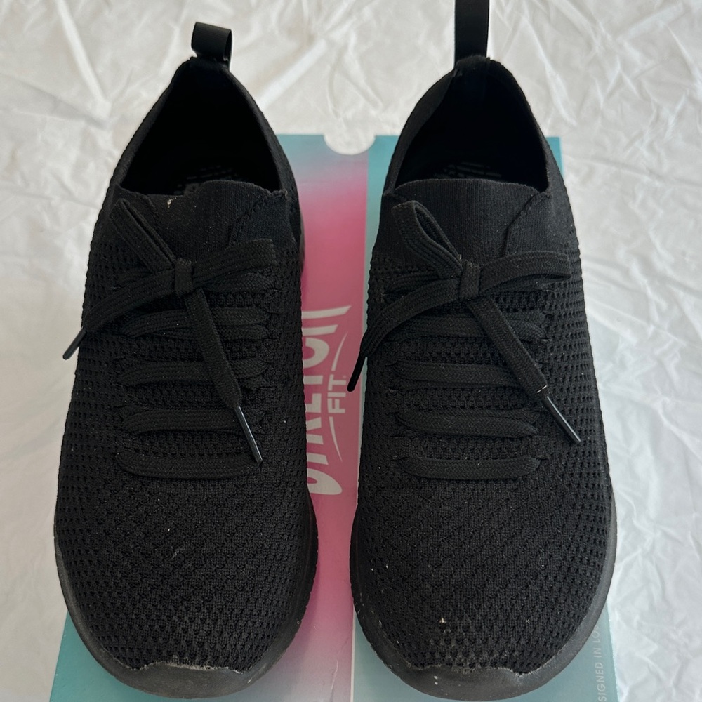 Skechers Black Stretch Fit Sneakers - Picture 2 of 6